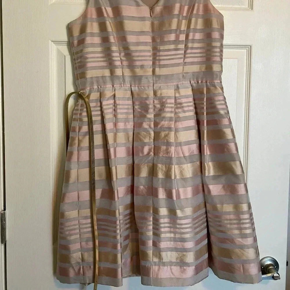 Jessica Howard’s Pink Stripe Cocktail Dress - Picture 6 of 7